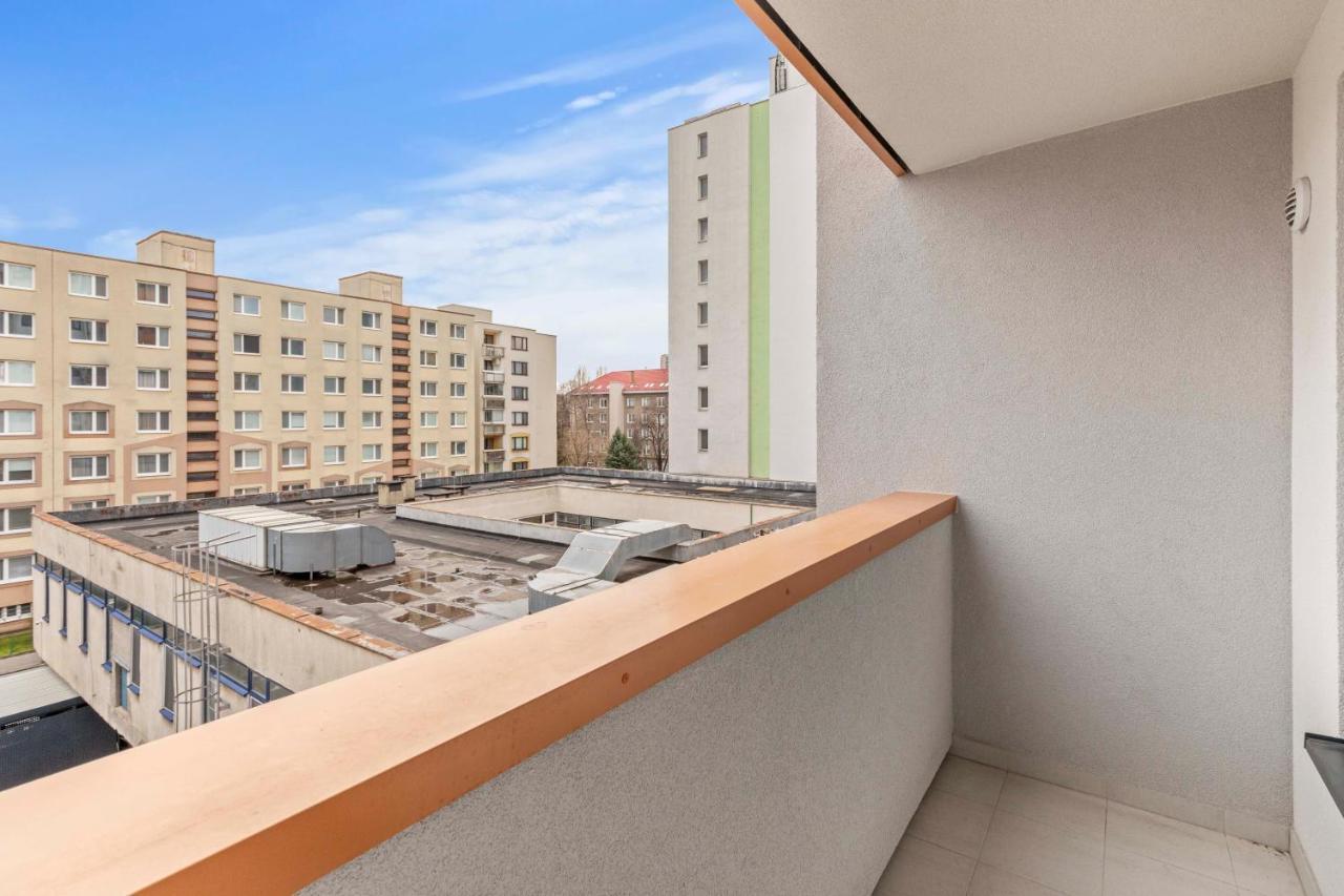 Lam Green - Ac -Balcony Bratislava Buitenkant foto