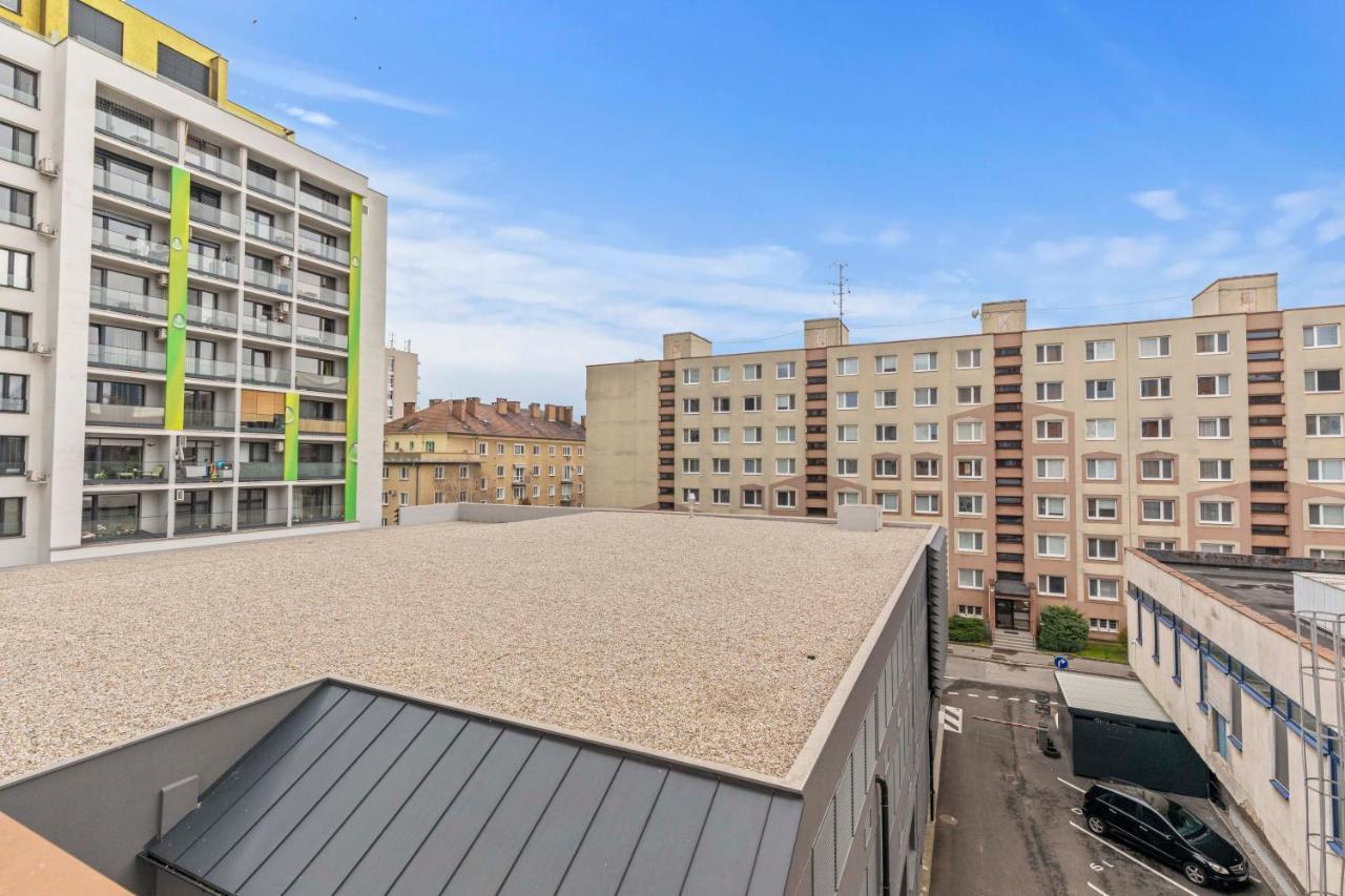 Lam Green - Ac -Balcony Bratislava Buitenkant foto